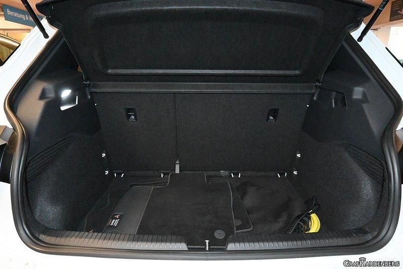 Gebraucht Cupra Born 150 kW (204 PS) 2022 Weiß Kleinwagen