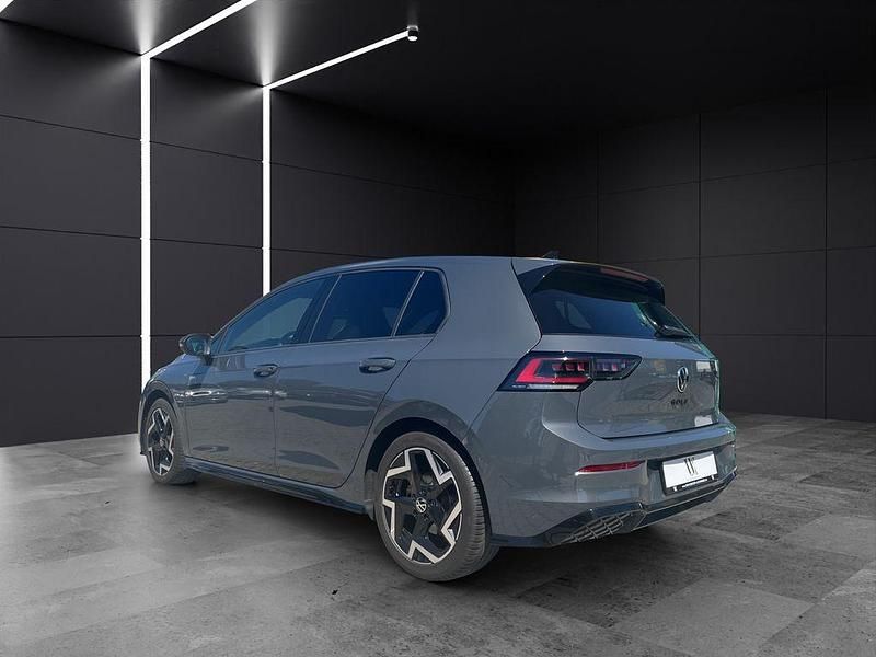 Gebraucht VW Golf VIII R-line 150 PS (110 kW) 2024 Grau Limousine