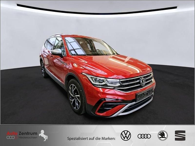 Gebraucht VW Tiguan Allspace Elegance 150 PS (110 kW) 2023 Kings red metallic SUV