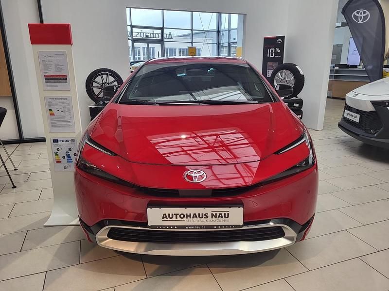 Neu Toyota Prius Executive 151 PS (111 kW) 2025 Emotional red 2 Limousine