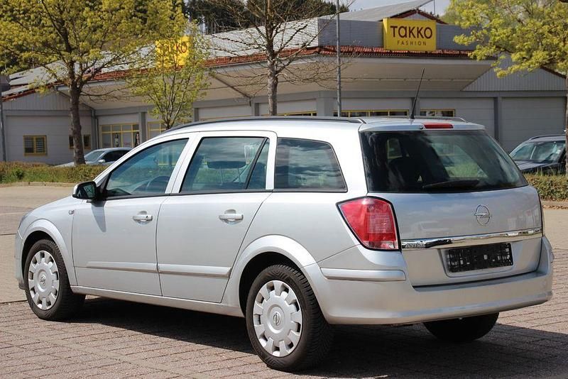 Gebraucht Opel Astra 105 PS (77 kW) 2006 Silber Limousine