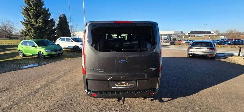 Gebraucht Ford Tourneo 185 PS (136 kW) 2021 Grau Kombi