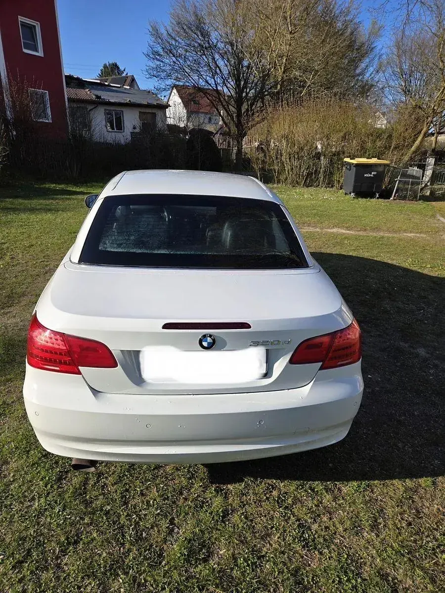 Gebraucht BMW 320 Cabriolet 184 PS (135 kW) 2012 Weiß Cabrio