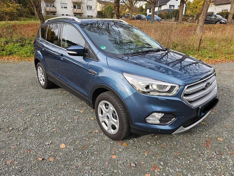Gebraucht Ford Kuga Cool & Connect 150 PS (110 kW) 2019 Blau SUV