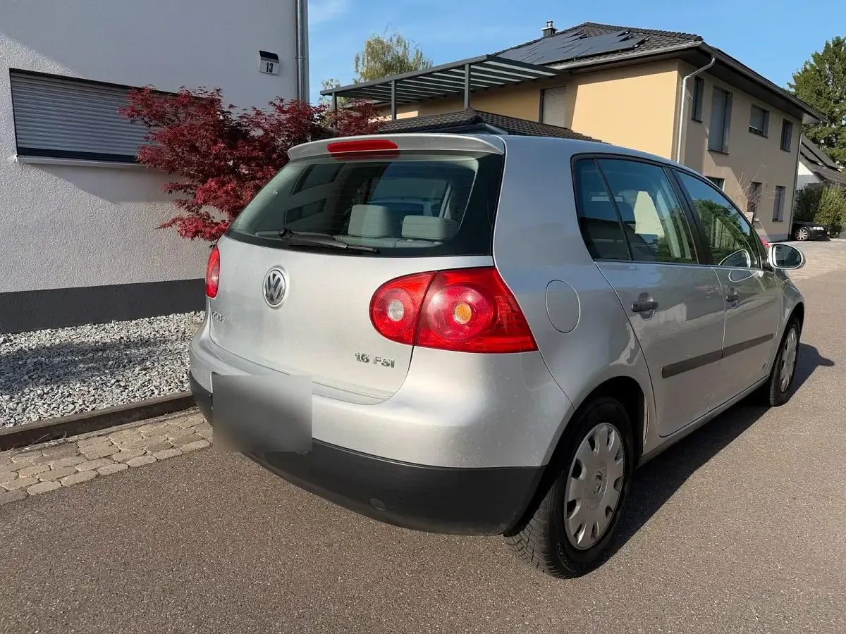 Gebraucht VW Golf V 115 PS (84 kW) 2004 Silber Kleinwagen