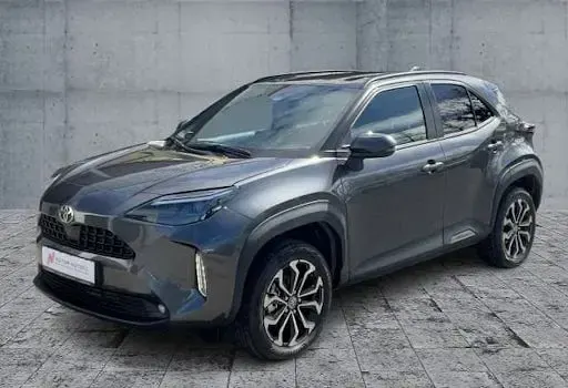 Neu Toyota Yaris Cross 131 PS (96 kW) 2025 Schwarz SUV