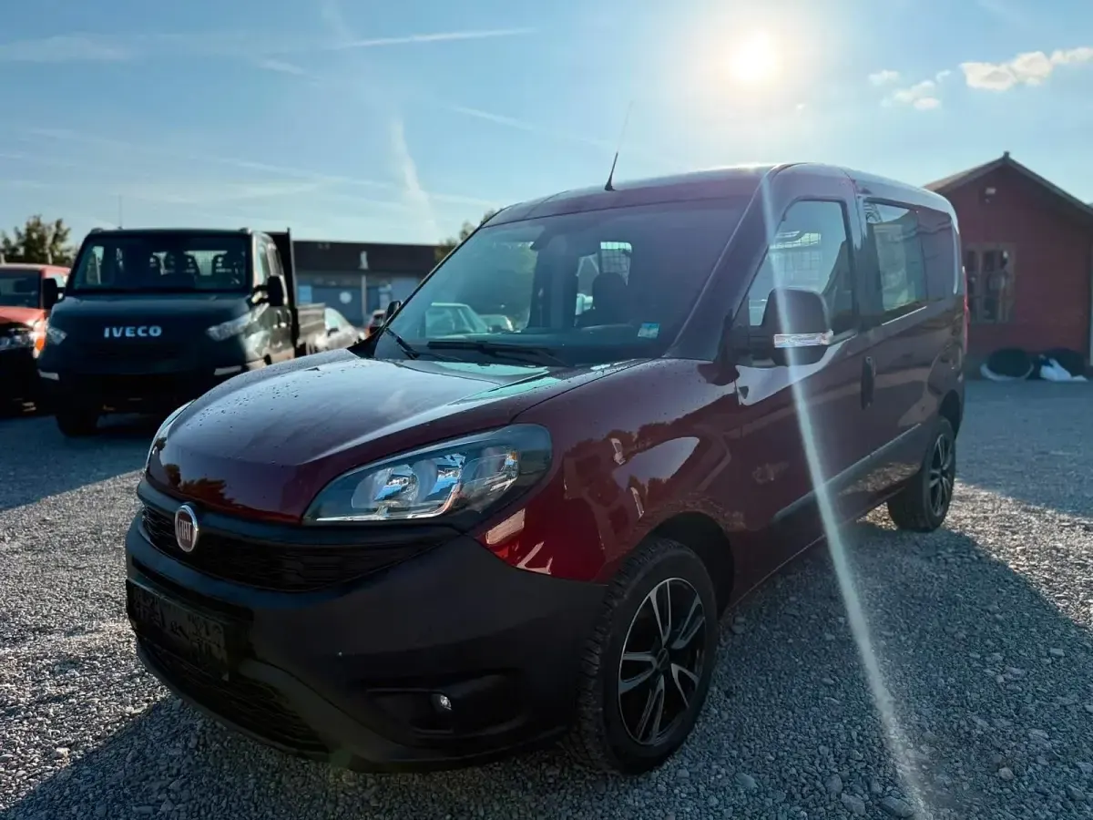 Gebraucht Fiat Doblò 120 PS (88 kW) 2020 Rot Van / Kleinbus