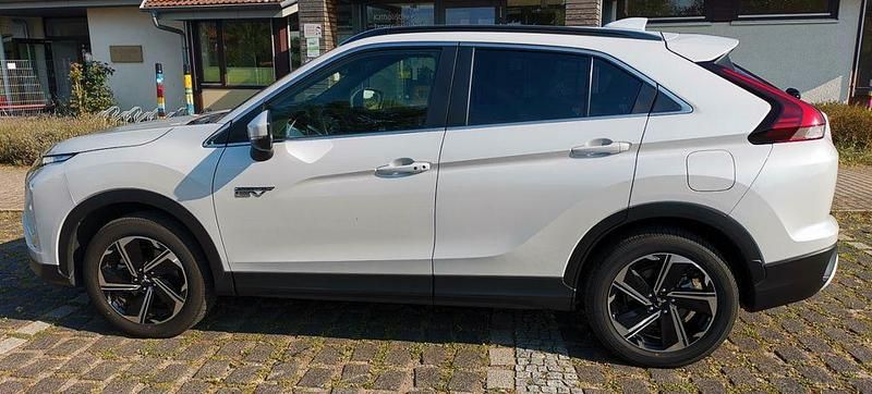 Gebraucht Mitsubishi Eclipse Cross Basis 188 PS (138 kW) 2022 Weiß SUV