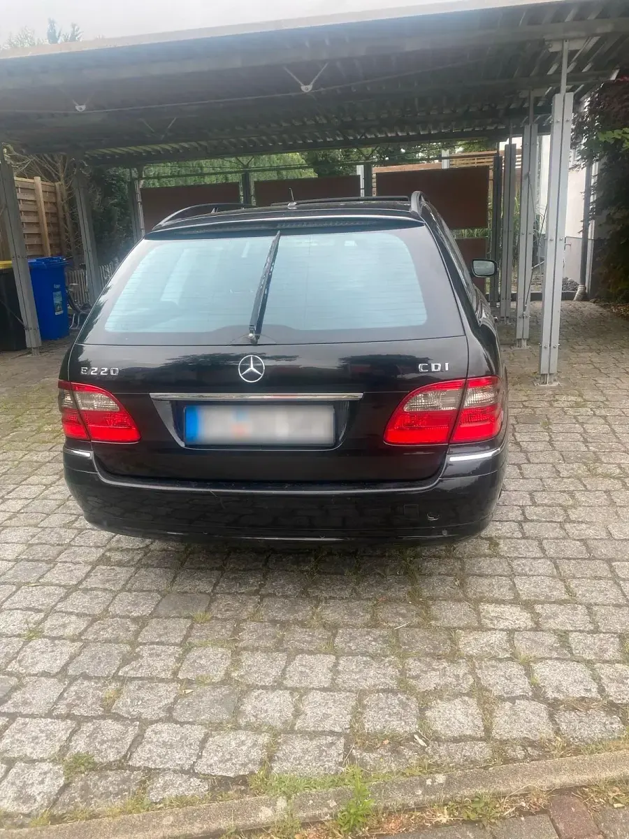 Gebraucht Mercedes E220 Avantgarde 170 PS (125 kW) 2007 Schwarz Kombi