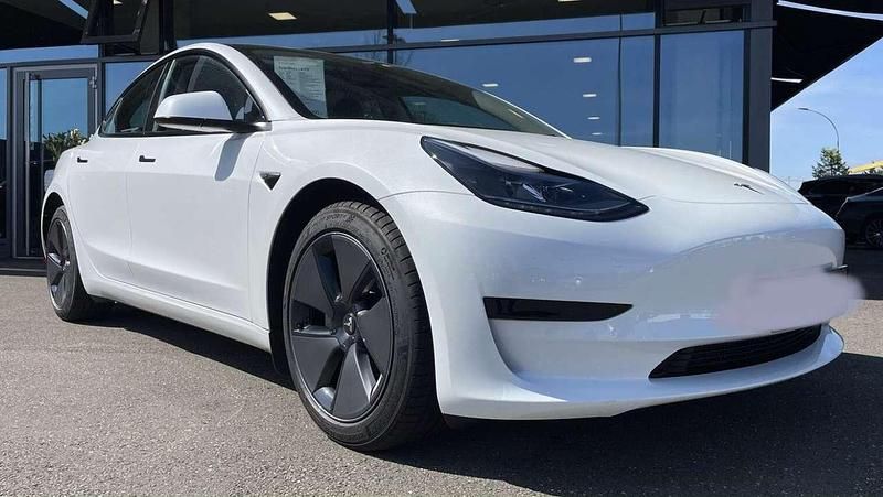Gebraucht Tesla Model 3 RWD 239 kW (325 PS) 2022 Weiß Limousine