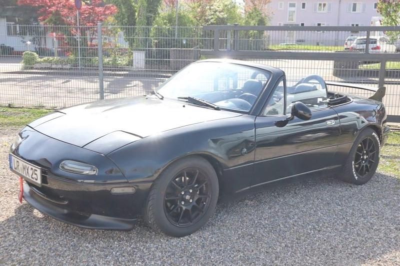 Second-hand Mazda MX5 90 CP (66 kW) 1998 Negru Cabrio