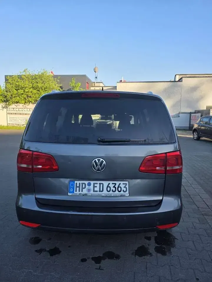 Gebraucht VW Touran Style 105 PS (77 kW) 2011 Silber Van / Kleinbus