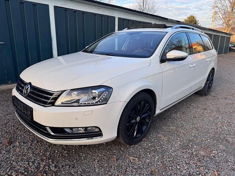 Weiß Gebraucht 2012 VW Passat Highline Kombi | 8.990 € (Fairer Preis) - Bild 1/4