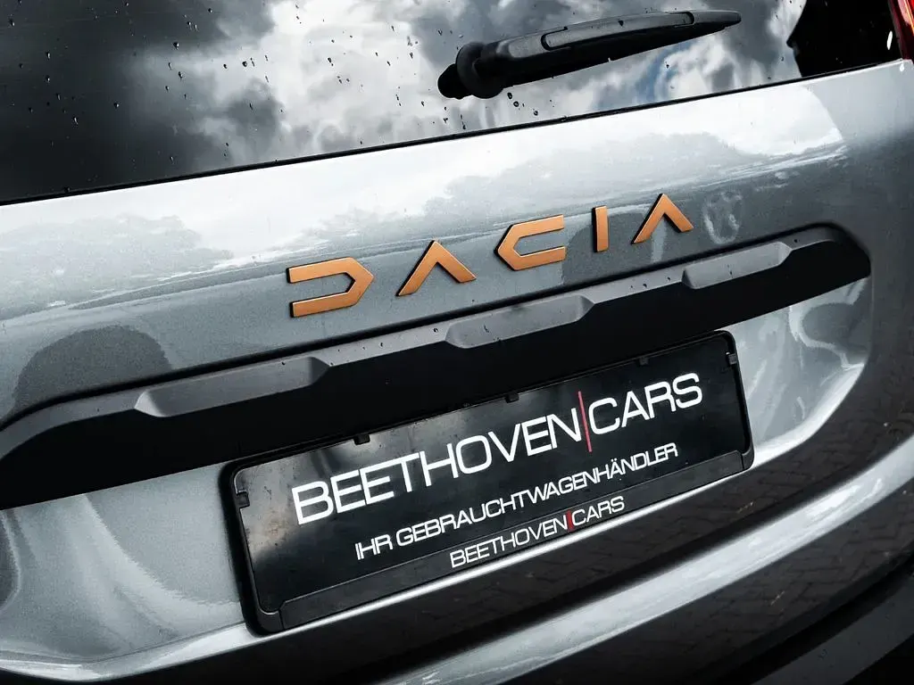 Gebraucht Dacia Jogger Extreme 110 PS (80 kW) 2024 Grau Van / Kleinbus