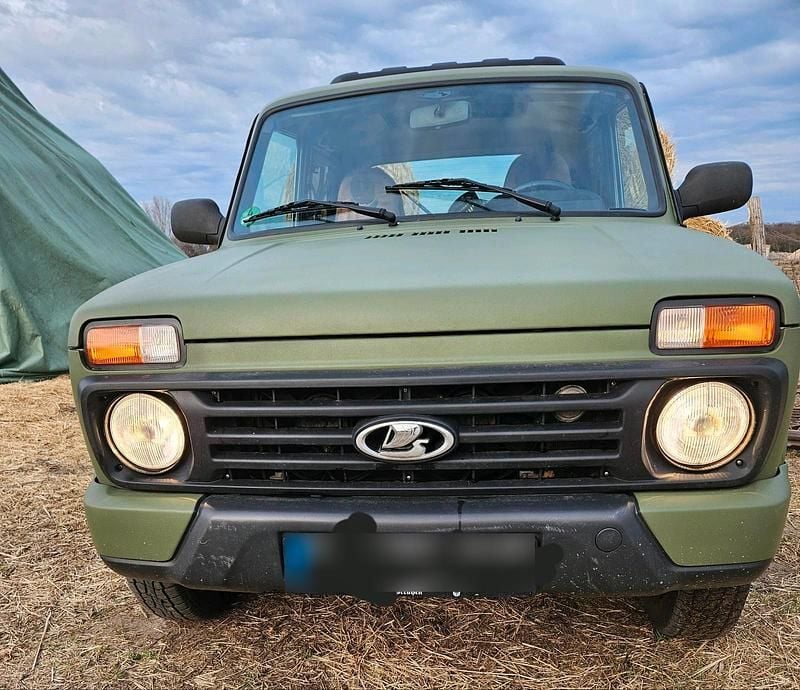 Gebraucht Lada Urban 83 PS (61 kW) 2017 Grün SUV