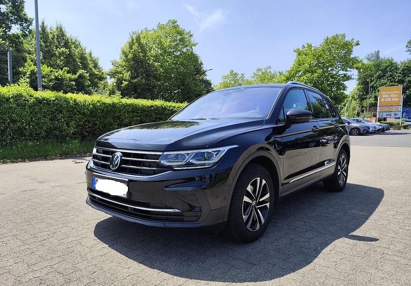 Schwarz Gebraucht 2020 VW Tiguan SUV | 27.000 € (Fairer Preis) - Bild 1/4