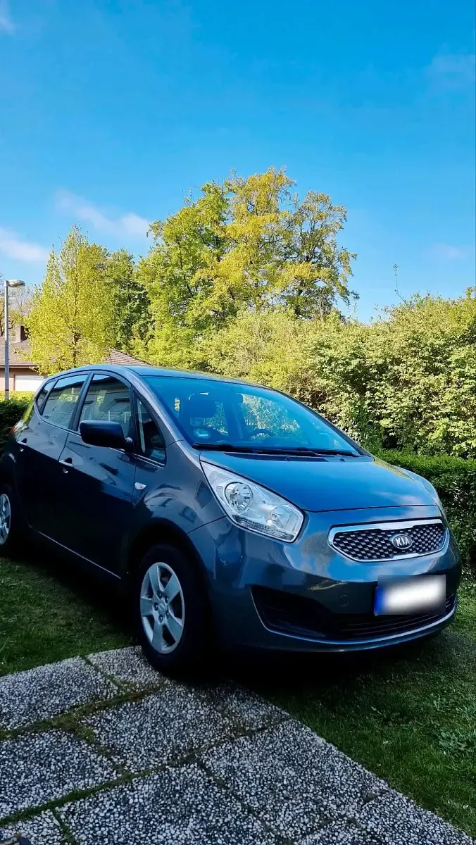 Second-hand Kia Venga 105 CP (77 kW) 2012 Gri Hatchback