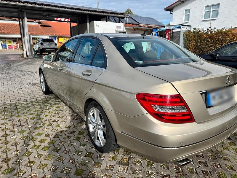Gebraucht Mercedes C220 170 PS (125 kW) 2011 Gelb Limousine
