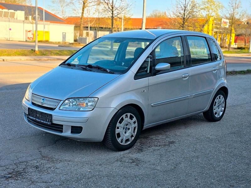 Gebraucht Fiat Idea 95 PS (69 kW) 2006 Silber Van / Kleinbus