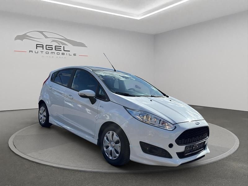 Gebraucht Ford Fiesta ST-Line 101 PS (74 kW) 2017 Frostweiß Kleinwagen