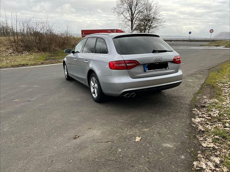Gebraucht Audi A4 Ambiente 190 PS (139 kW) 2015 Silber Limousine