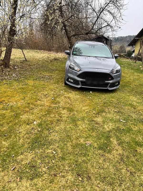 Second-hand Ford Focus ST 185 CP (136 kW) 2014 Gri Break