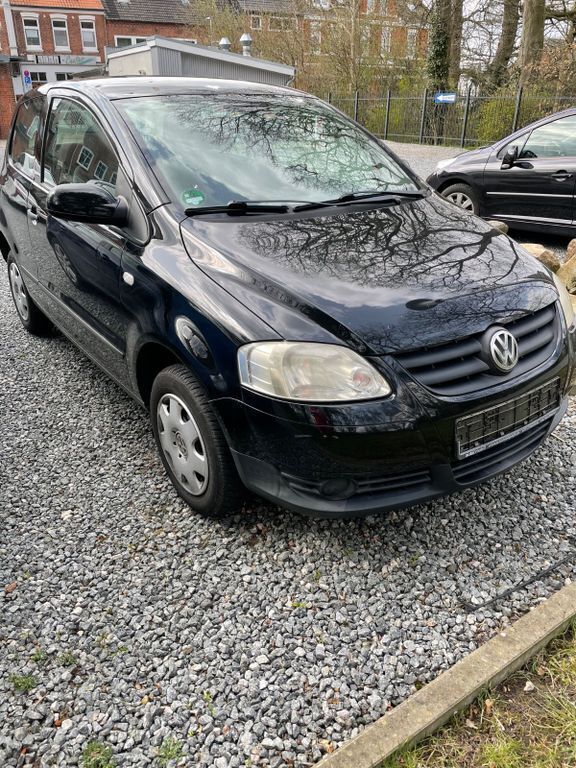 Gebraucht VW Fox 54 PS (39 kW) 2007 Schwarz Kleinwagen