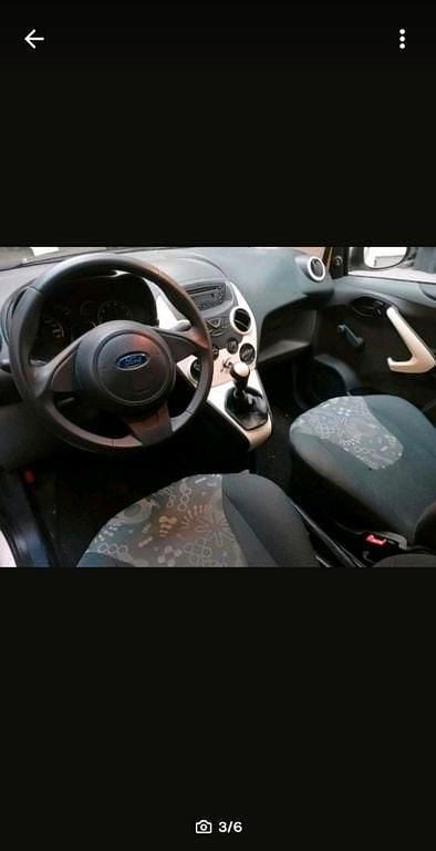 Gebraucht Ford Ka Ambiente 69 PS (50 kW) 2015 Silber Kleinwagen