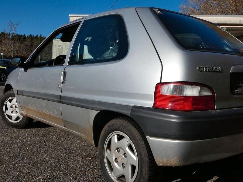 Gebraucht Citroën Saxo 60 PS (44 kW) 2003 Silber Kleinwagen