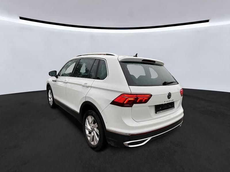 Gebraucht VW Tiguan Elegance 150 PS (110 kW) 2023 Pure white SUV