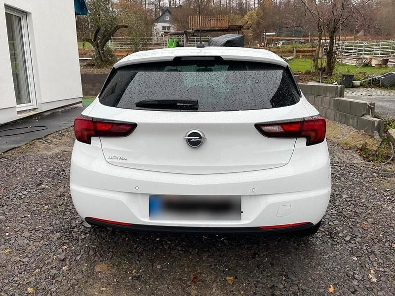 Gebraucht Opel Astra 105 PS (77 kW) 2019 Weiß Kleinwagen
