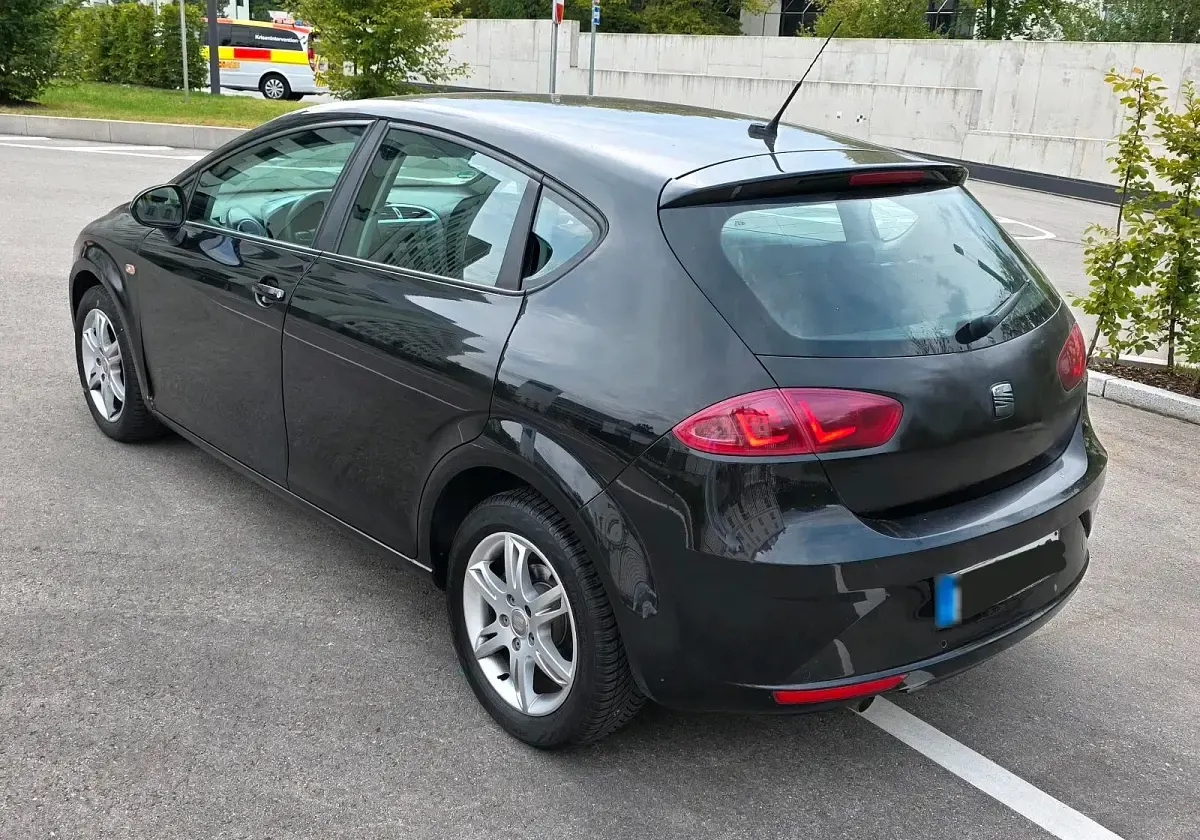 Gebraucht Seat Leon 105 PS (77 kW) 2011 Kleinwagen