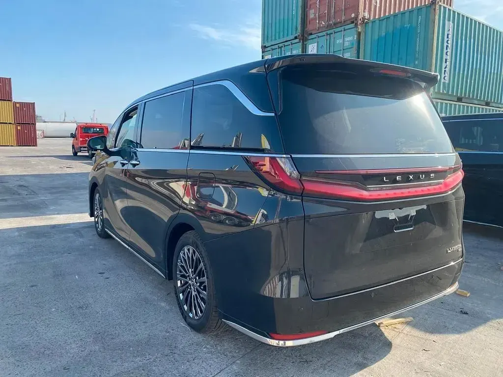 Neu Lexus LM350h Executive Line 250 PS (183 kW) 2025 Schwarz Van / Kleinbus