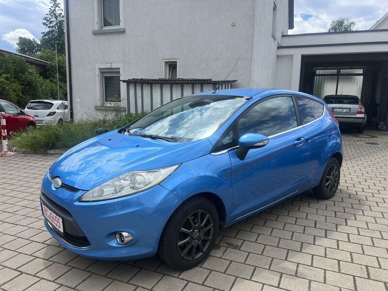 Blau Gebraucht 2009 Ford Fiesta Titanium Kleinwagen | 2.490 € (Guter Preis) - Bild 1/4