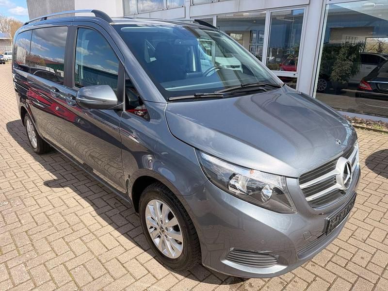 Gebraucht Mercedes V220 163 PS (119 kW) 2018 Grau Van / Kleinbus