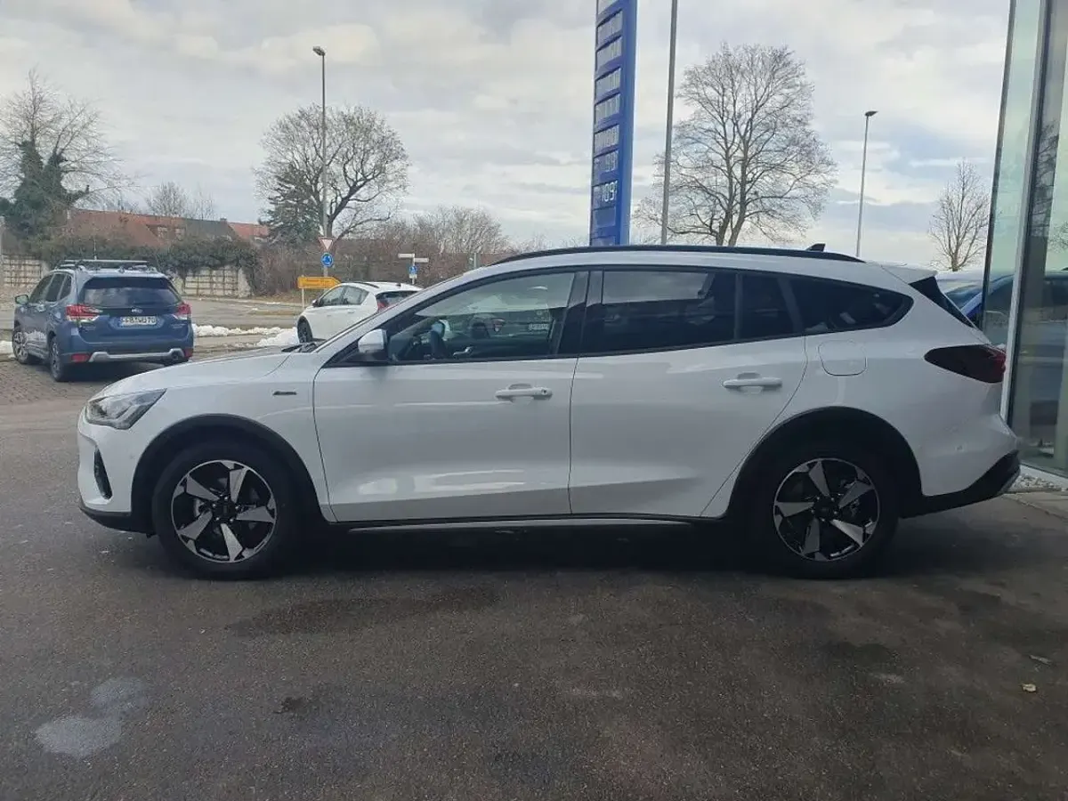 Usado Ford Focus Active X 155 CV (114 kW) 2026 Blanco Familiar