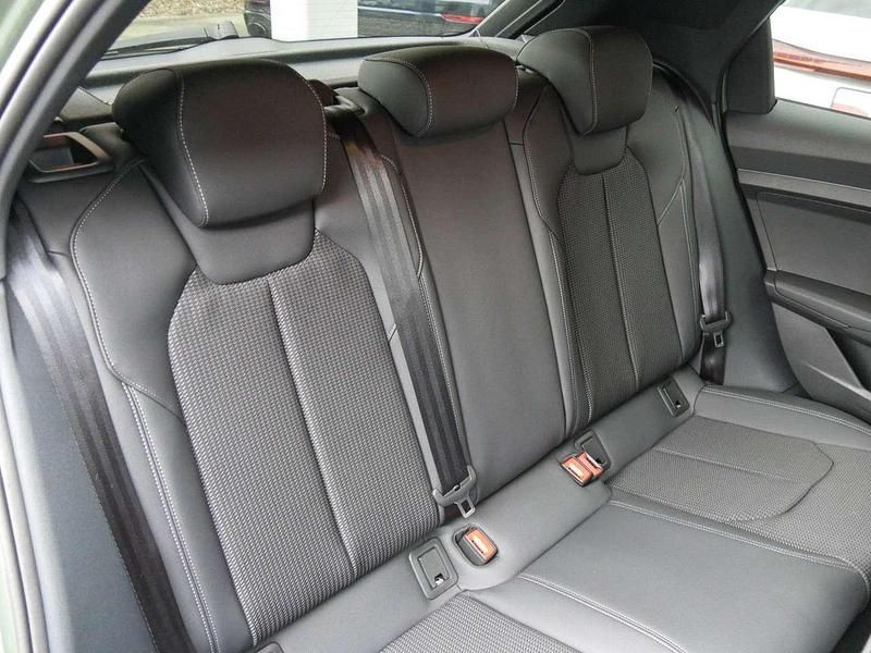 Gebraucht Audi A1 S-Line 150 PS (110 kW) 2025 Distriktgrün metallic SUV