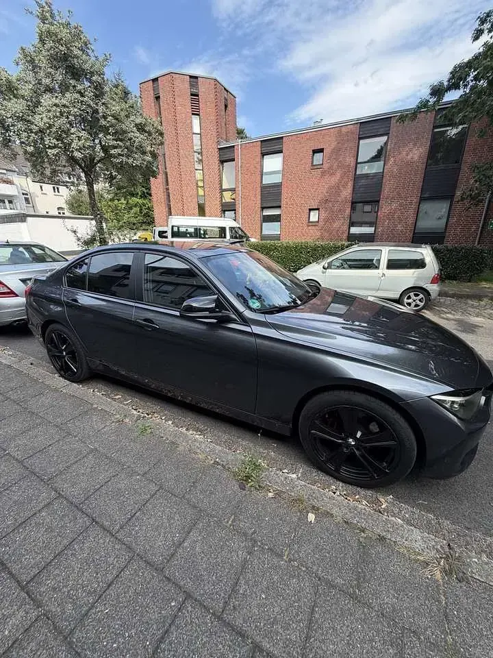 Gebraucht BMW 318 Luxury Line 143 PS (105 kW) 2012 Gelb Limousine