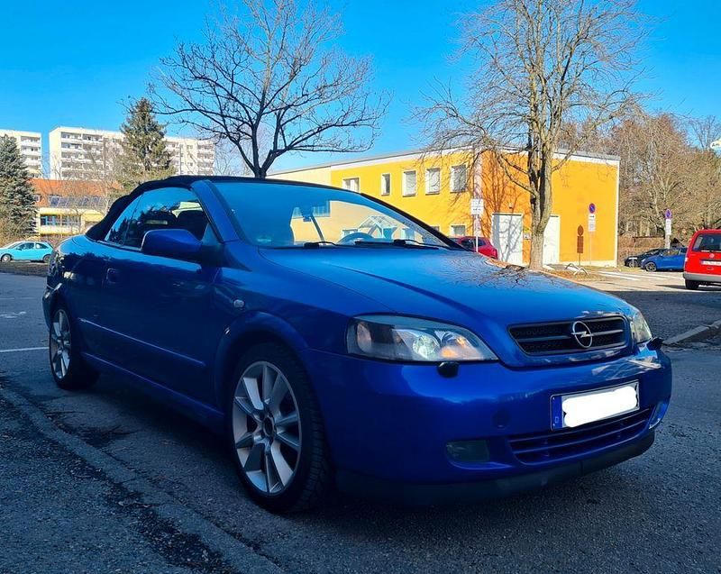 Gebraucht Opel Astra Cabriolet 147 PS (108 kW) 2002 Blau Cabrio