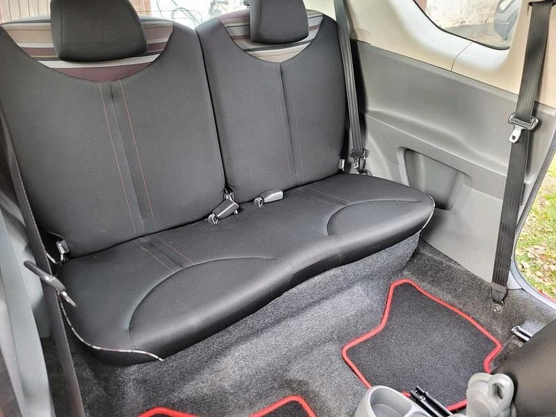 Gebraucht Citroën C1 70 PS (51 kW) 2009 Rot Kleinwagen