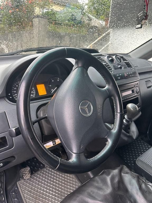 Schwarz Gebraucht 2012 Mercedes Vito Van | 3.900 € (Guter Preis) - Bild 1/4