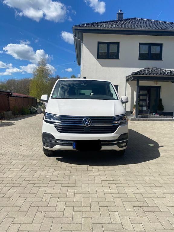 Second-hand VW Multivan 150 CP (110 kW) 2022 Alb Monovolum