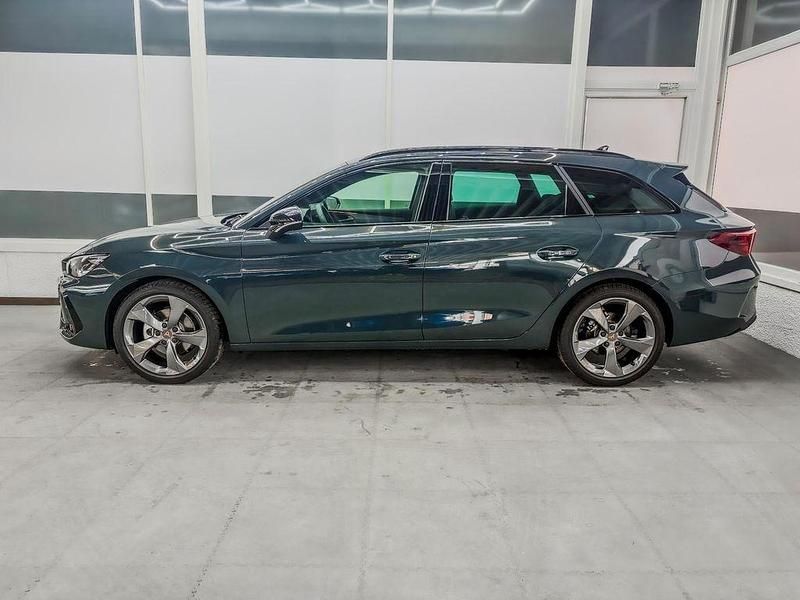 Nowe Cupra Leon 150 KM (110 kW) 2026 Niebieski Sedan/Limuzyna