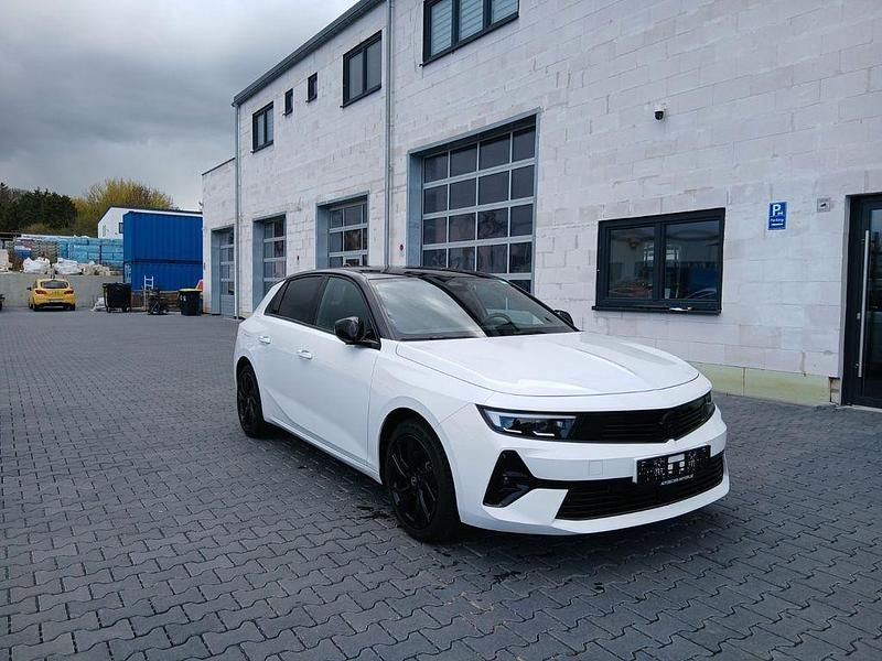 Gebraucht Opel Astra 131 PS (96 kW) 2024 Weiß Limousine