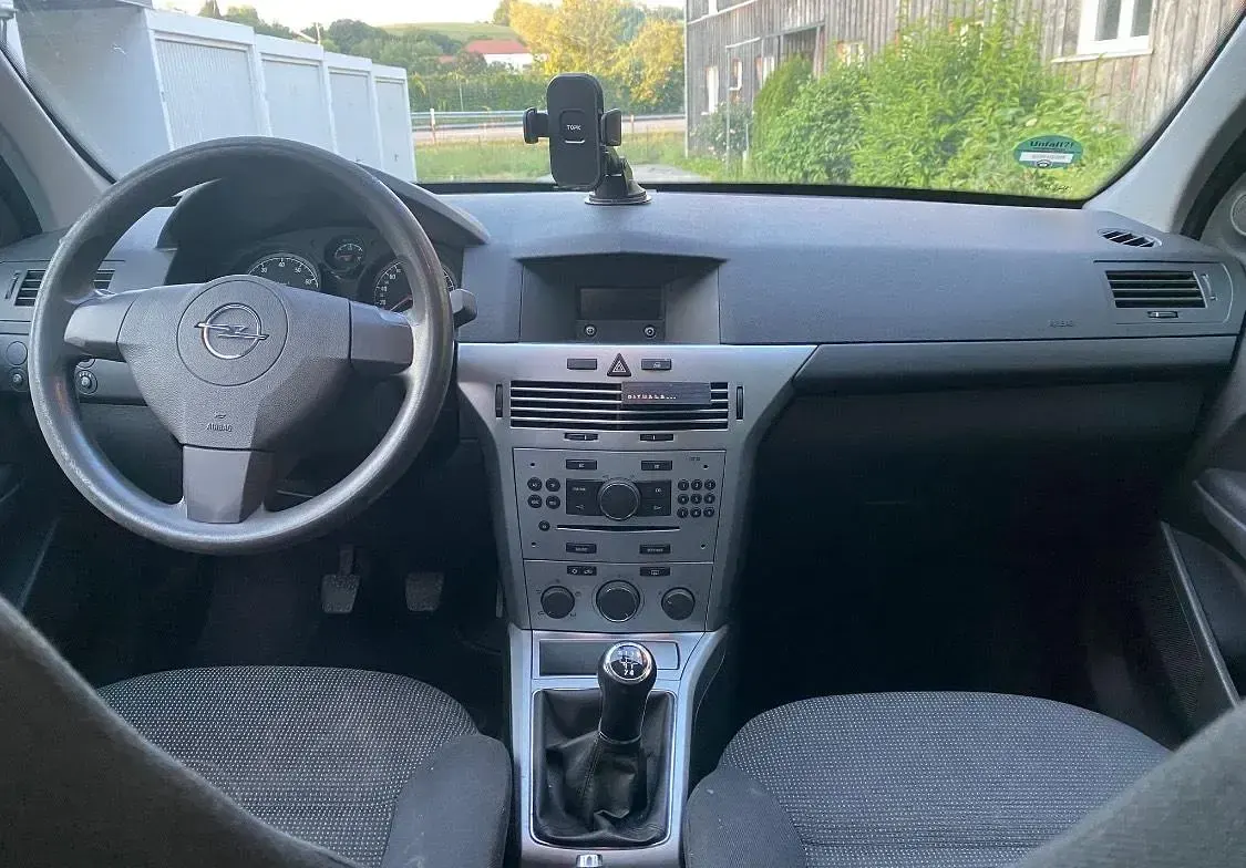 Gebraucht Opel Astra 90 PS (66 kW) 2009 Silber Limousine