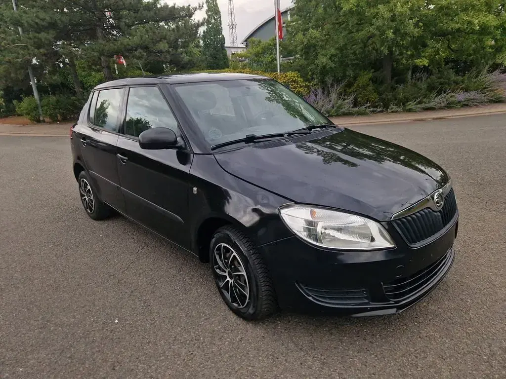 Gebraucht Skoda Fabia 69 PS (50 kW) 2013 Schwarz Limousine