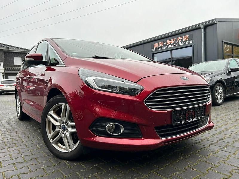 Gebraucht Ford S-MAX Titanium 179 PS (131 kW) 2015 Rot Van / Kleinbus