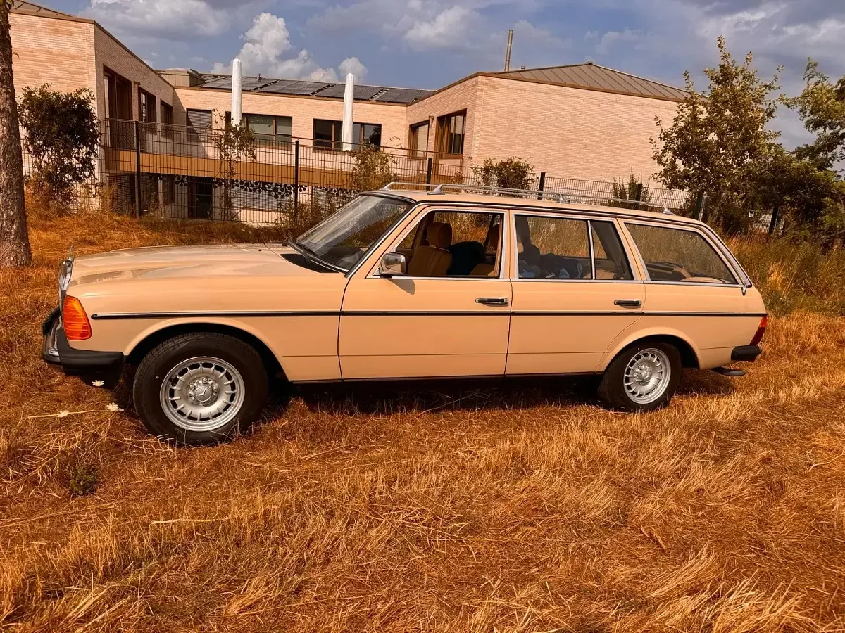 Gebraucht Mercedes 230 100 PS (73 kW) 1983 Beige Kombi