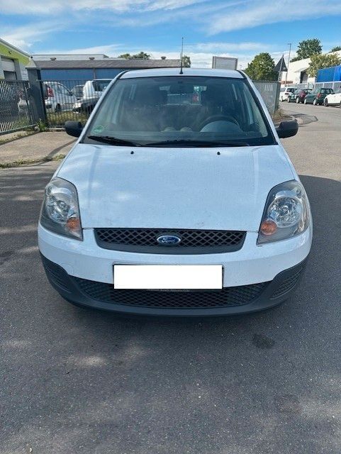 Weiß Gebraucht 2006 Ford Fiesta Ambiente Kleinwagen | 1.490 € (Guter Preis) - Bild 1/4