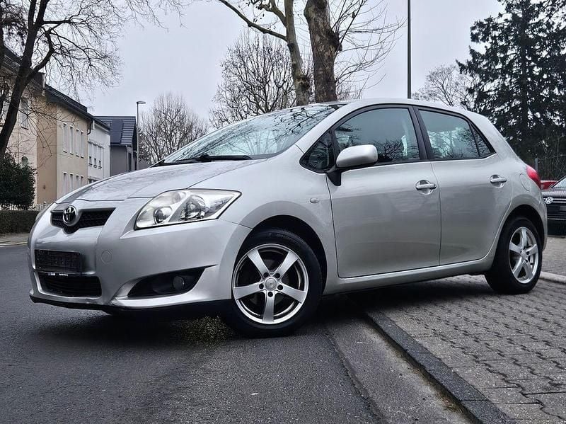 Silber Gebraucht 2009 Toyota Auris Sol Limousine | 3.000 € (Guter Preis) - Bild 1/4